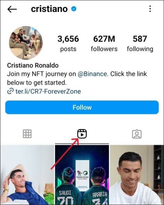 アカウントでリールを開く